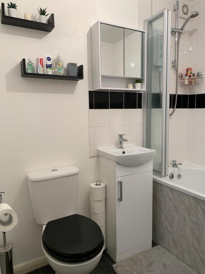 Modern Cosy Warm With Free Parking *